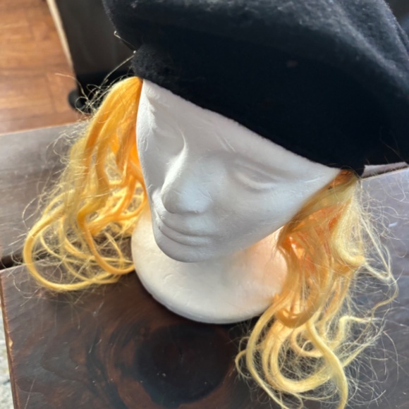 Vintage French Beret Wool Hat with Attached Wig - Picture 4 of 8